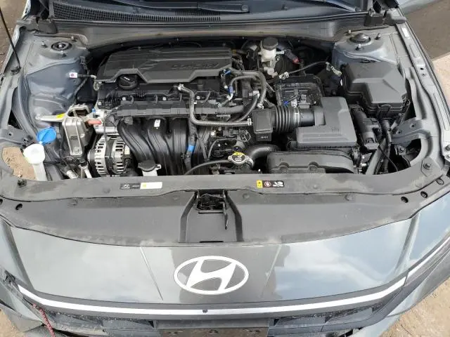 2024 HYUNDAI ELANTRA SE  