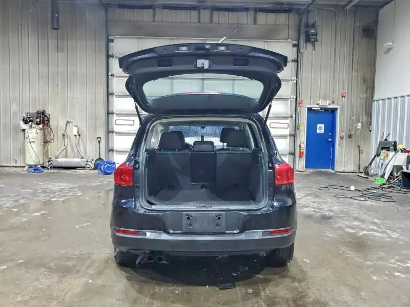 2016 VOLKSWAGEN TIGUAN S  