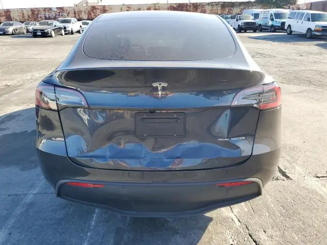 2025 TESLA MODEL Y