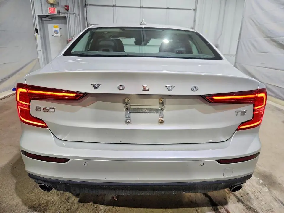 2019 VOLVO S60 T5 MOMENTUM  