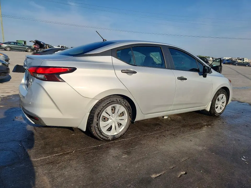 2021 NISSAN VERSA S  