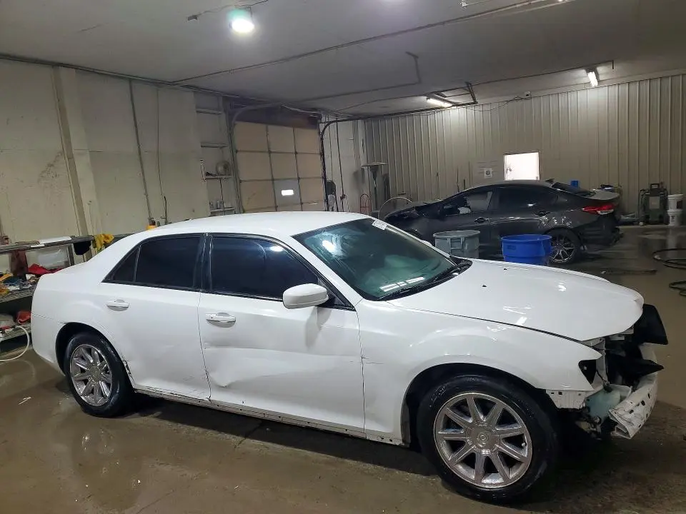 2014 CHRYSLER 300   