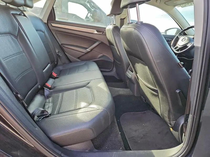 2017 VOLKSWAGEN PASSAT R-LINE  