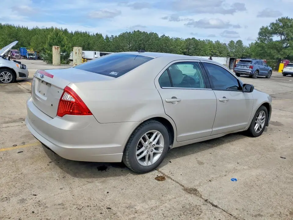 2010 FORD FUSION S  
