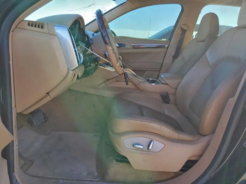 2013 PORSCHE CAYENNE   