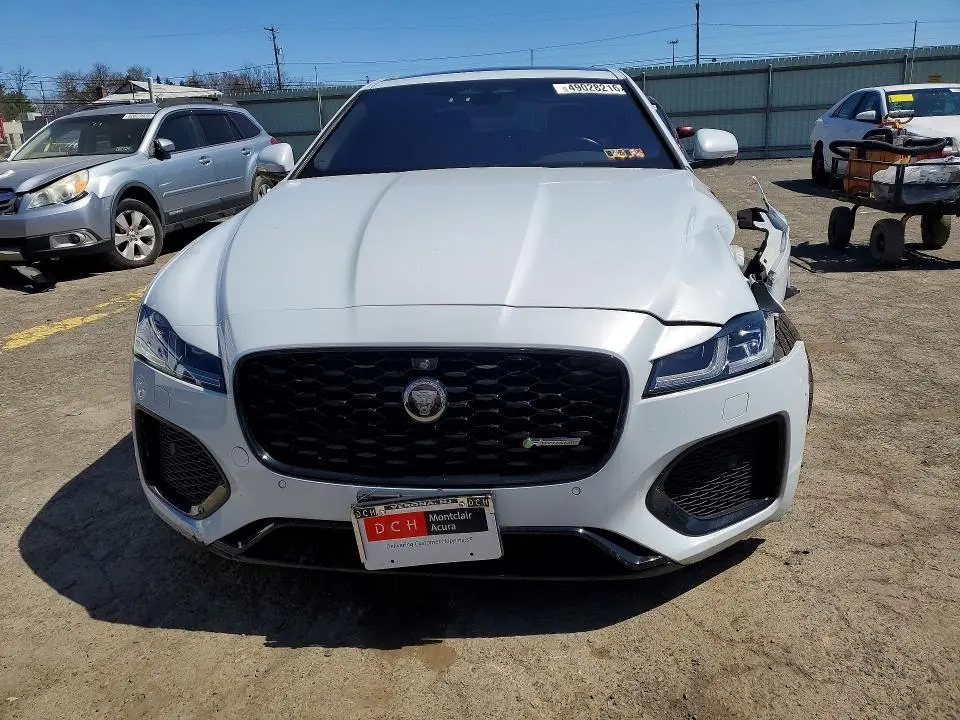 2021 JAGUAR XF R-DYNAMIC SE  
