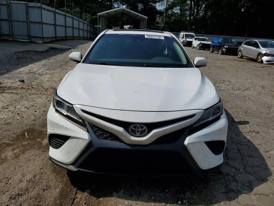 2018 TOYOTA CAMRY SE  