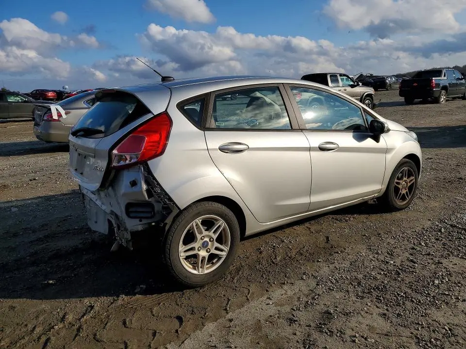 2017 FORD FIESTA SE  