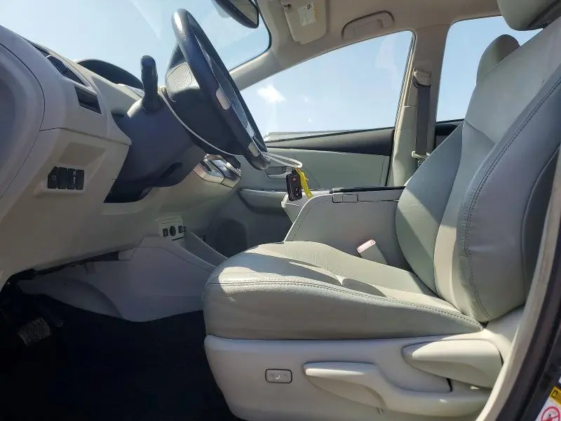 2014 TOYOTA PRIUS V FIVE  