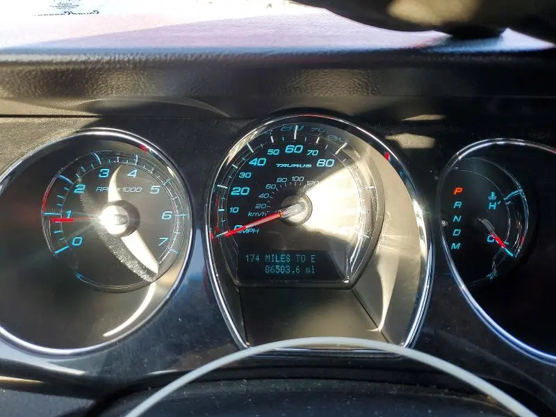 2010 FORD TAURUS LIMITED  