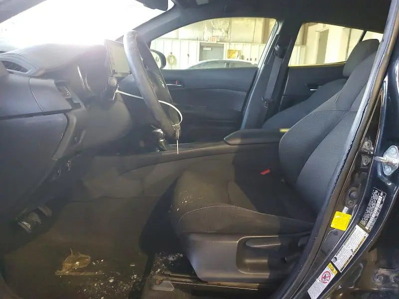 2019 TOYOTA C-HR XLE  