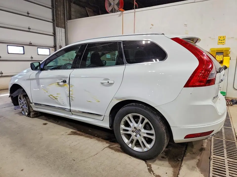 2016 VOLVO XC60 T5 PREMIER  