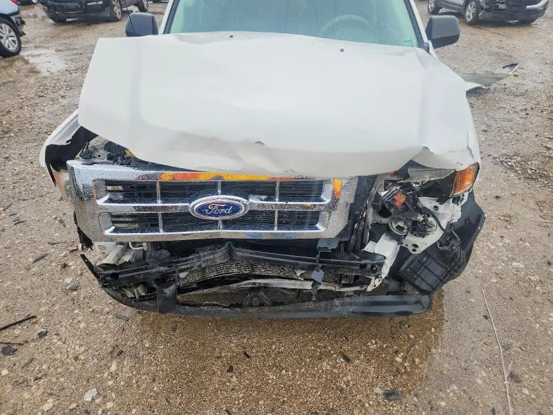 2011 FORD ESCAPE XLS  