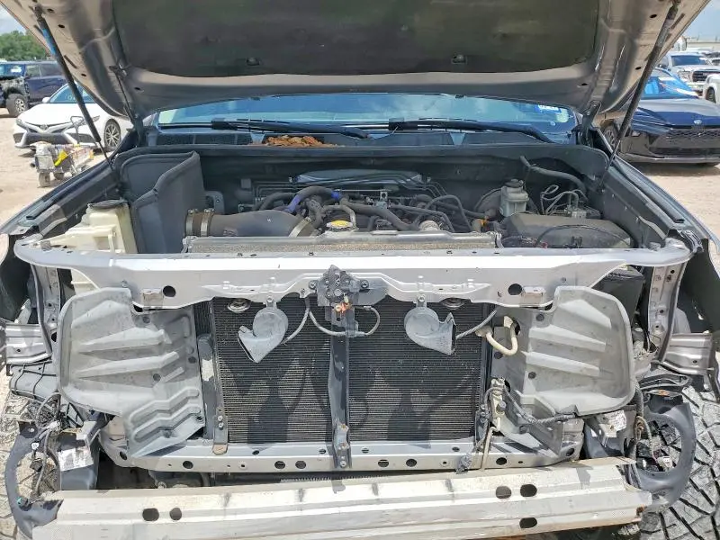 2015 TOYOTA TUNDRA CREWMAX SR5  