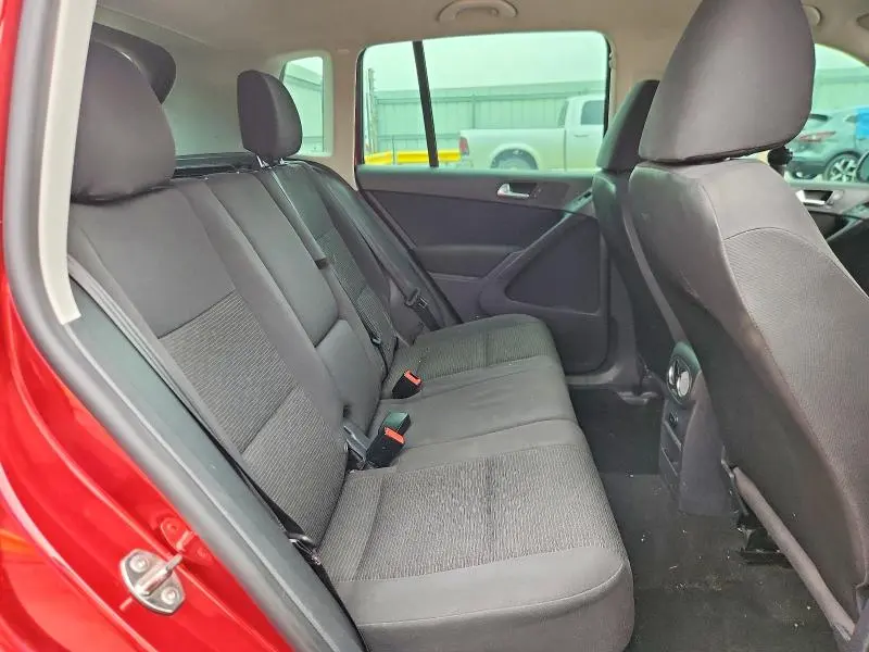 2015 VOLKSWAGEN TIGUAN S  