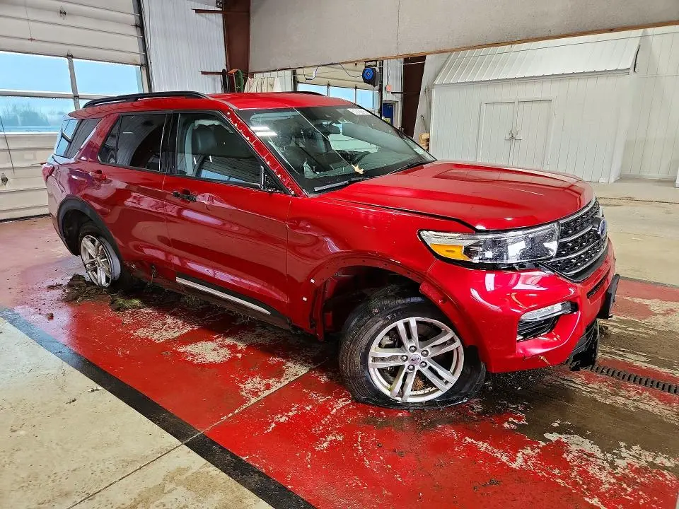 2022 FORD EXPLORER XLT  