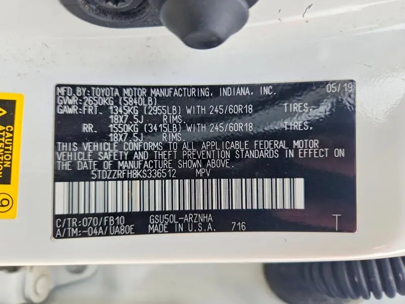 2019 TOYOTA HIGHLANDER LE  