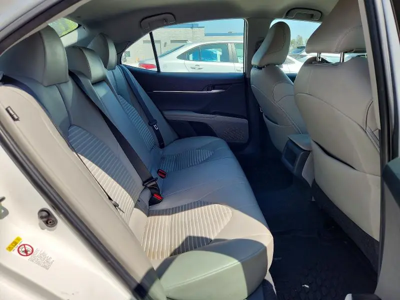 2018 TOYOTA CAMRY SE  