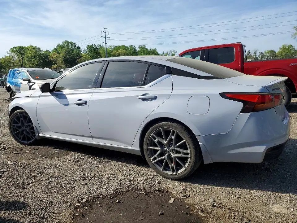 2023 NISSAN ALTIMA SR  