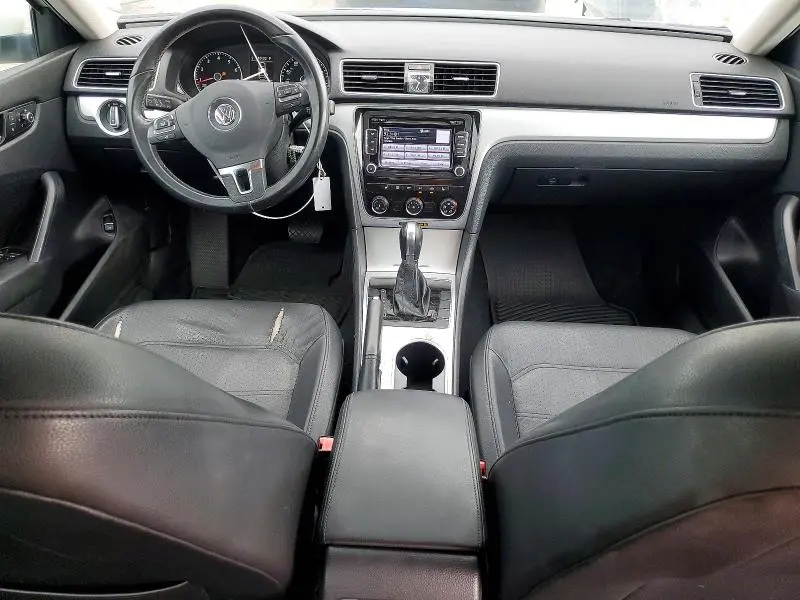 2013 VOLKSWAGEN PASSAT SE  