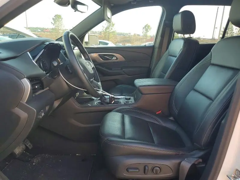 2023 CHEVROLET TRAVERSE LT  