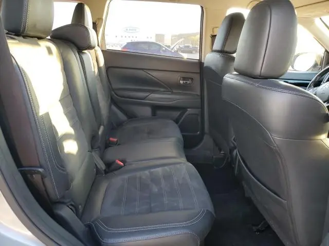 2019 MITSUBISHI OUTLANDER SE  