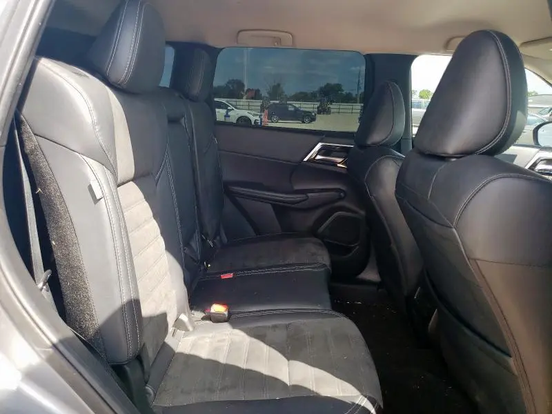 2023 MITSUBISHI OUTLANDER SE  