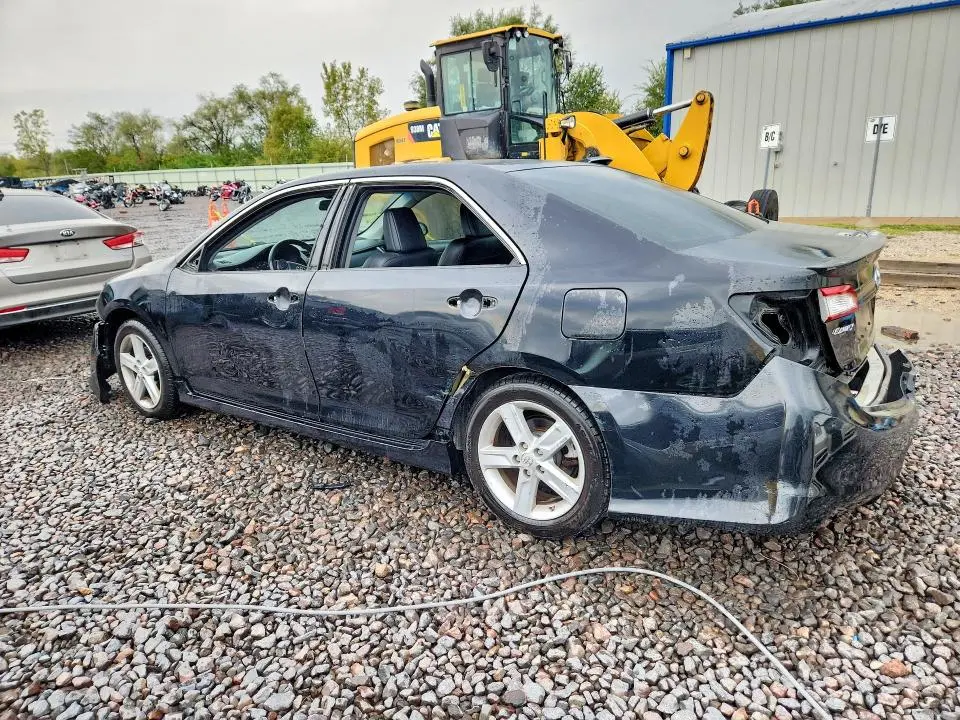 2014 TOYOTA CAMRY SE  