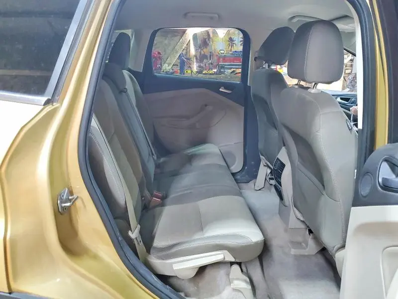2015 FORD ESCAPE SE  
