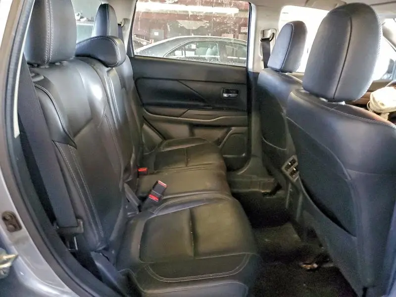 2020 MITSUBISHI OUTLANDER SE  