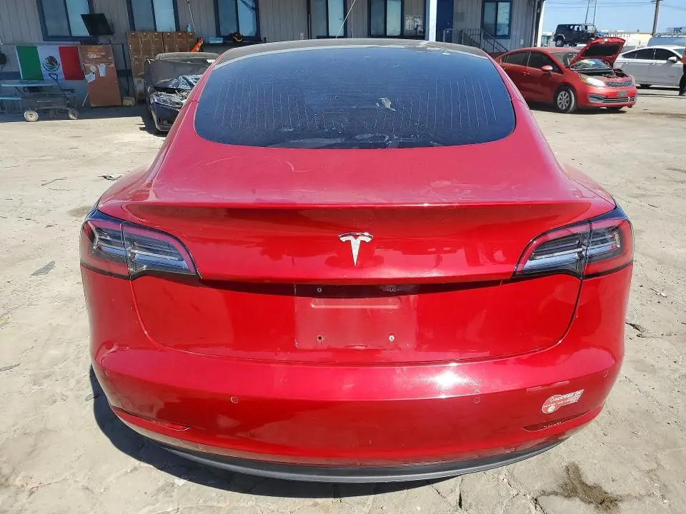 2018 TESLA MODEL 3   