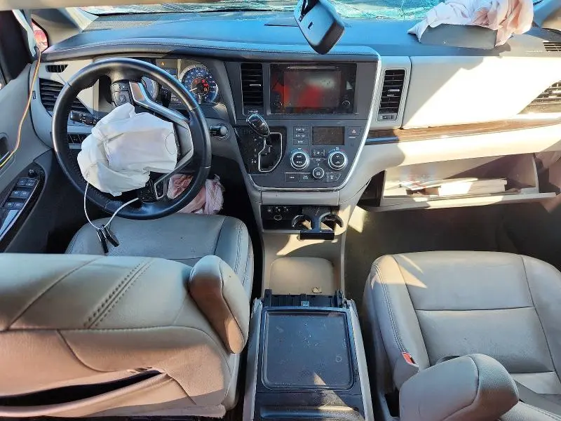 2015 TOYOTA SIENNA XLE 8-PASSENGER  