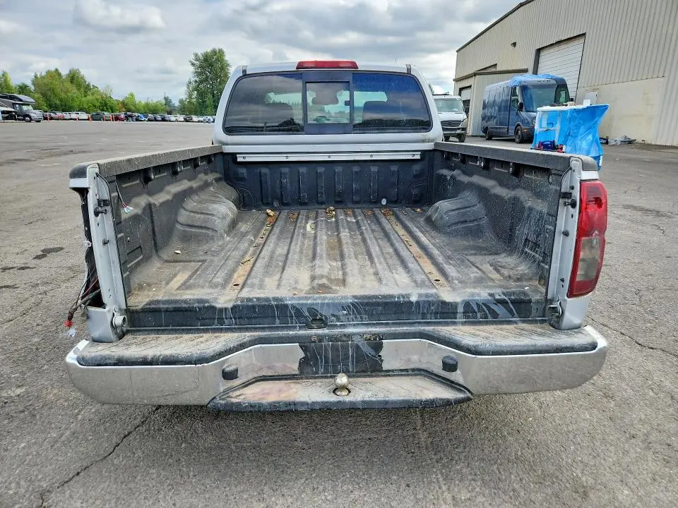 2011 NISSAN FRONTIER SV V6  