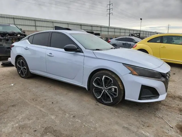 2023 NISSAN ALTIMA SR  