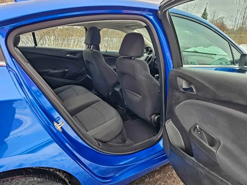 2017 CHEVROLET CRUZE LT  