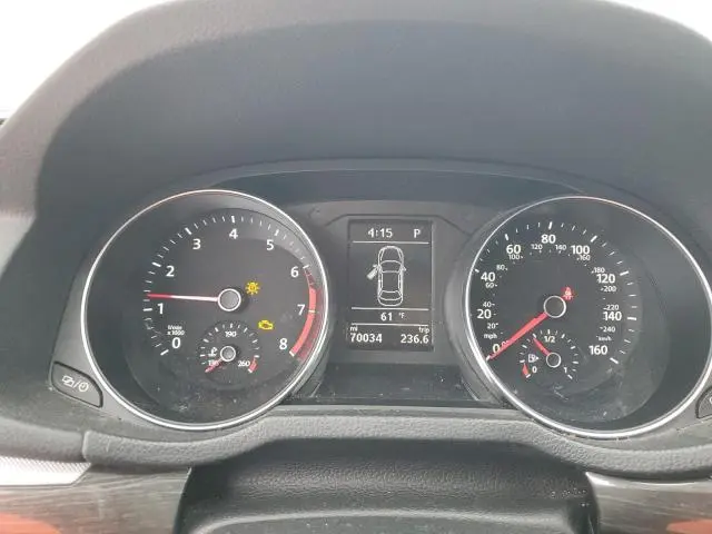 2017 VOLKSWAGEN PASSAT SE  