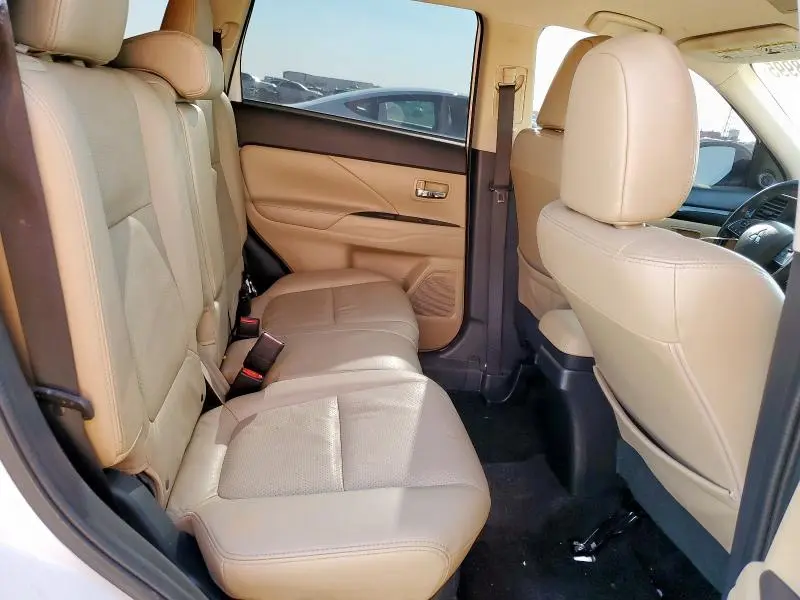2018 MITSUBISHI OUTLANDER SE  