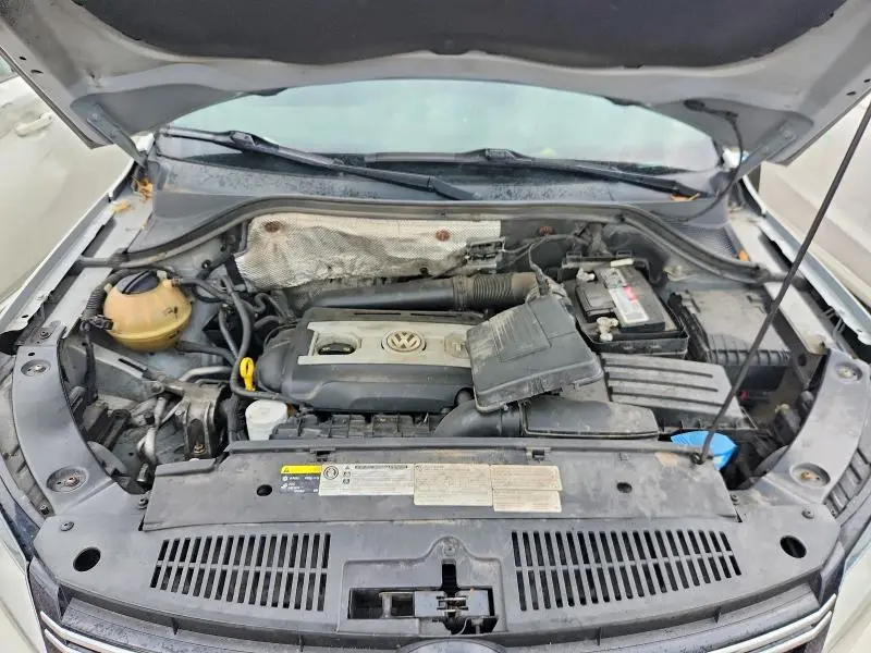 2015 VOLKSWAGEN TIGUAN S  