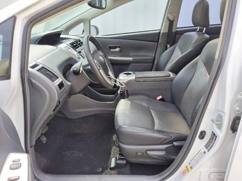 2012 TOYOTA PRIUS V FIVE  