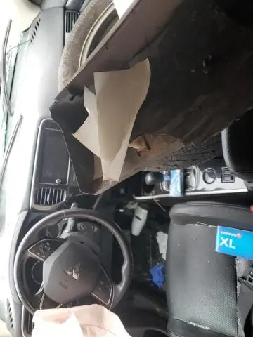 2017 MITSUBISHI OUTLANDER SE