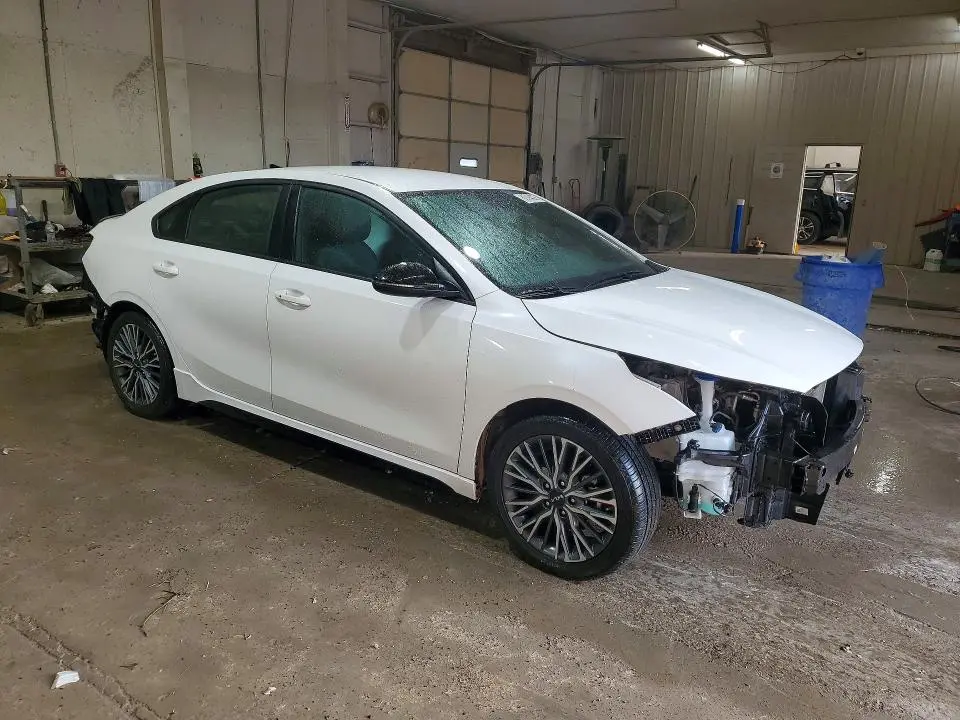 2024 KIA FORTE GT LINE  