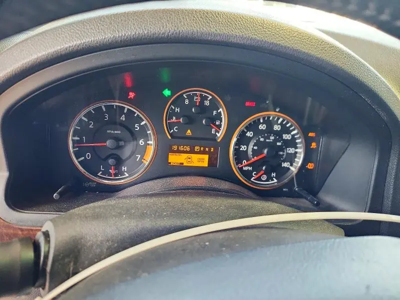 2013 NISSAN ARMADA SV  