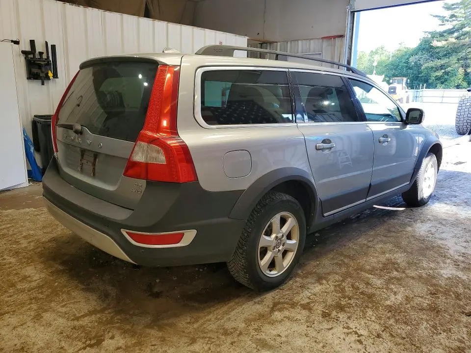 2010 VOLVO XC70 3.2  