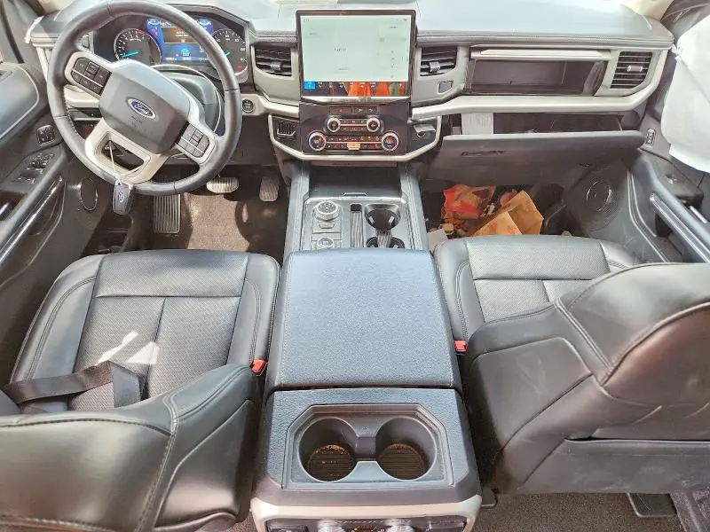 2023 FORD EXPEDITION XLT  
