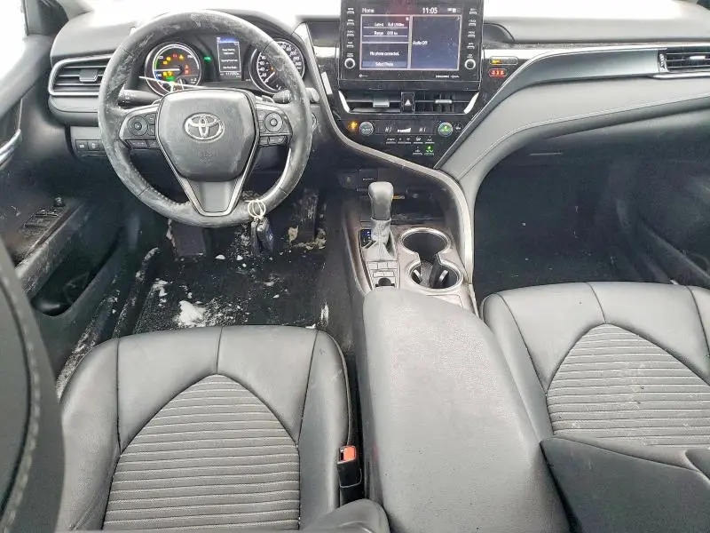 2022 TOYOTA CAMRY XLE  