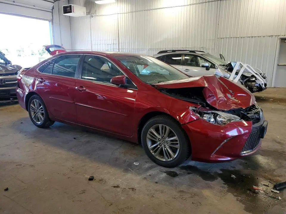 2015 TOYOTA CAMRY SE  