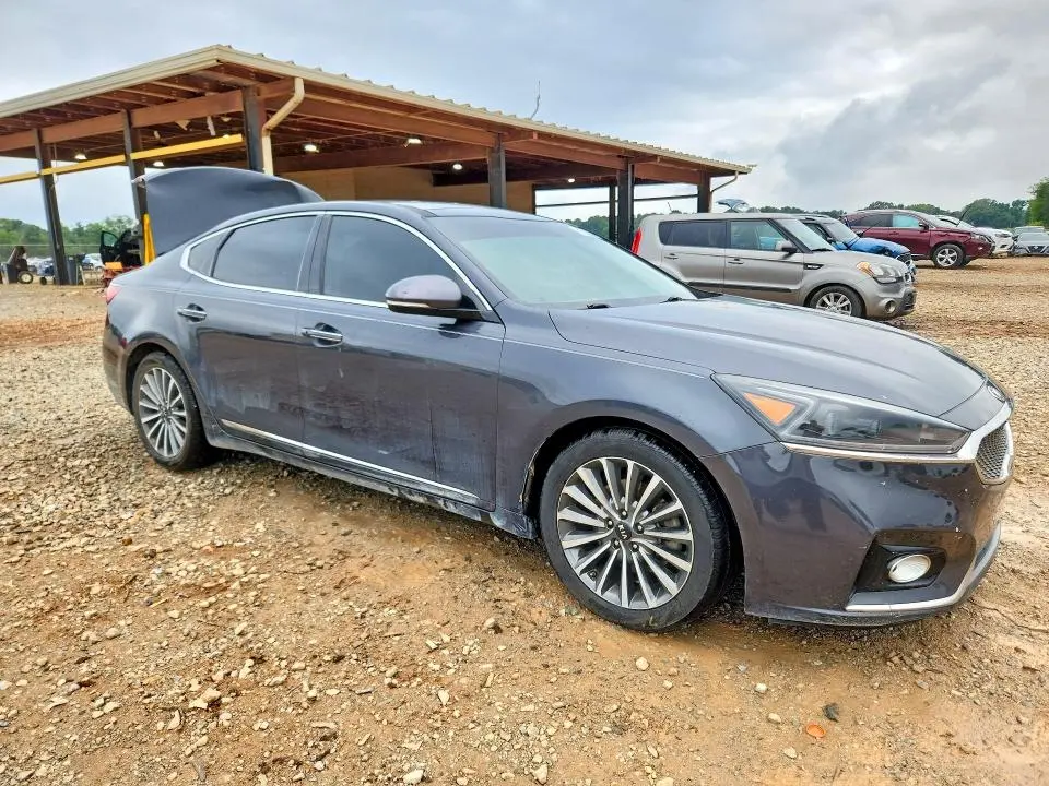 2017 KIA CADENZA PREMIUM  