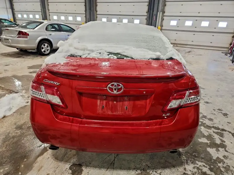 2011 TOYOTA CAMRY SE  