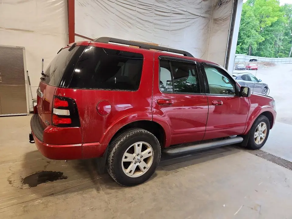 2010 FORD EXPLORER XLT  