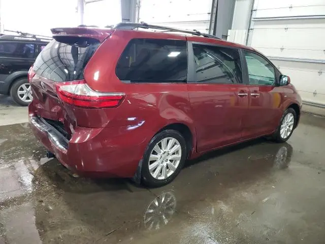 2017 TOYOTA SIENNA XLE  